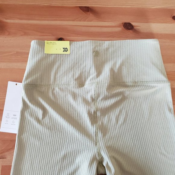 All in Motion - Women's Ultra High-Rise Rib Leggings  Olive Green Size M Reg - Picture 2 of 13